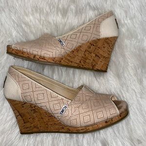 Toms Peep Toe Diamond Pattern Cork Wedges Size 8